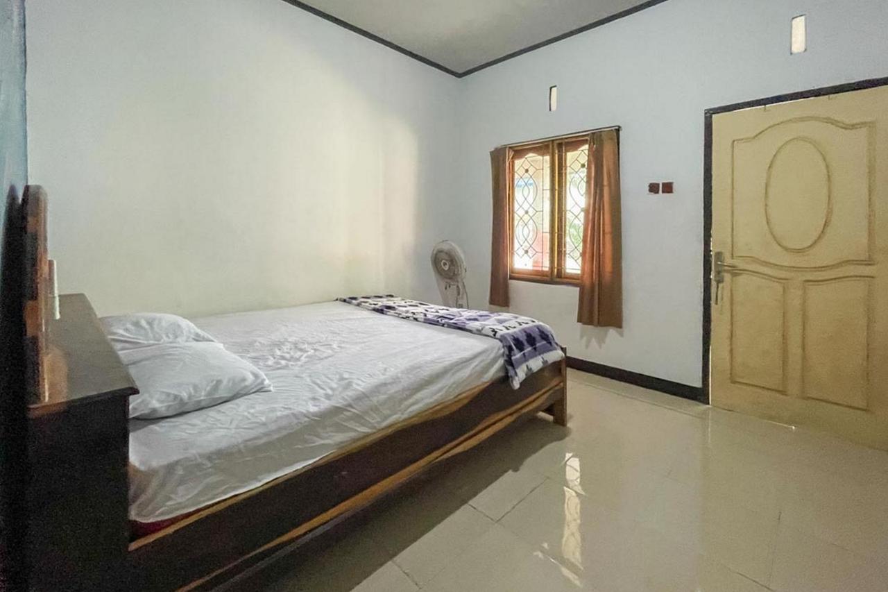 Ekas Beach Guesthouse Mitra Reddoorz Exterior foto
